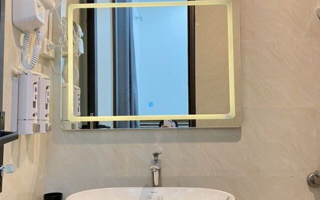 OYO 1153 Hana Hotel
