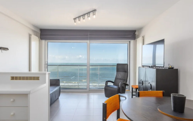 Apartment With Terrace in Middelkerke