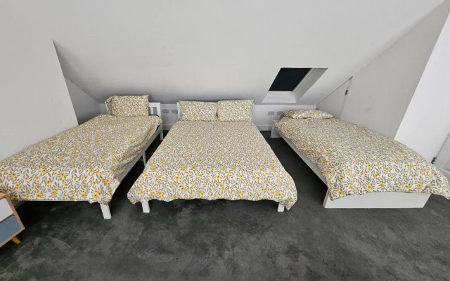 SnoozeDen Westmead – Windsor Castle & Legoland