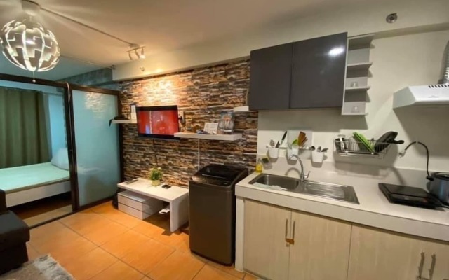 1 Bedroom Deluxe Condo at Apartelle D' Oasis