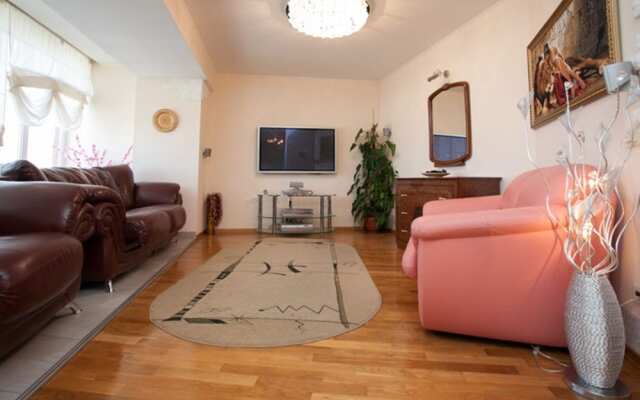 Апартаменты ИннХоум - Площадь Революции