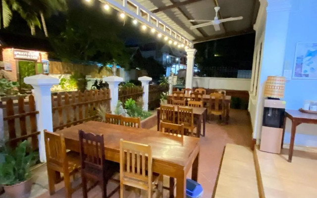 Singharat Guesthouse