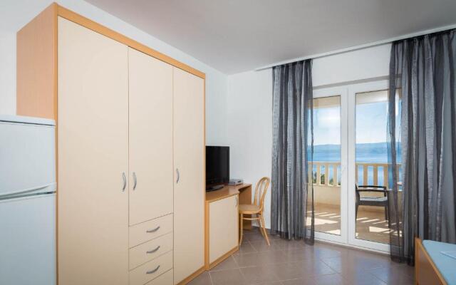 Beachfront Apartments Lara