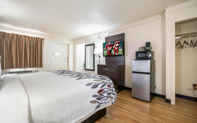 Red Roof Inn North Dallas - Park Central