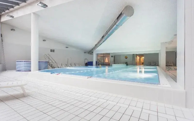 InPoint Luxury City Center Pool & Gym Apartments