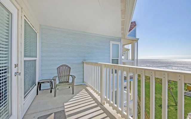Seascape 1304 Studio Bedroom Condo by RedAwning