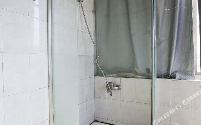 Hualong Hostel (Shanghai Zhelin)