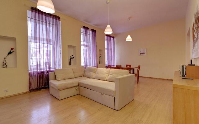 STN Apartments on Griboedov Canal Quay