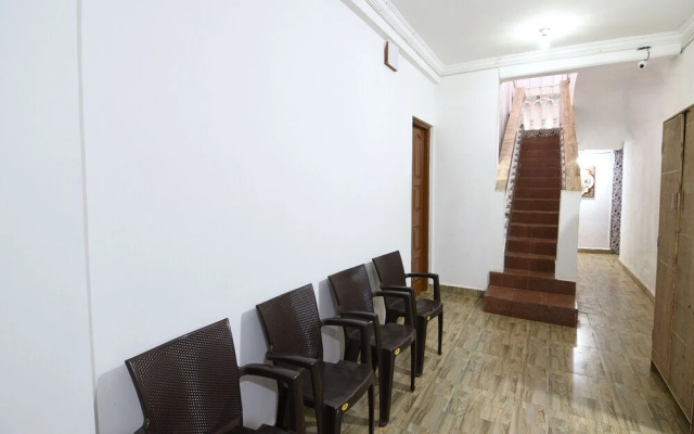 OYO 9743 Frank Guest House