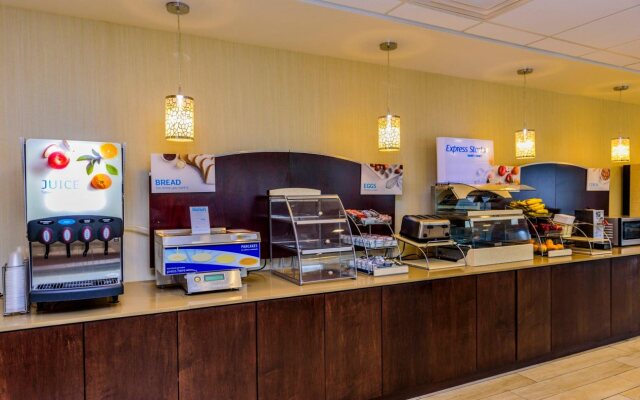 Holiday Inn Express Cheektowaga North East by IHG