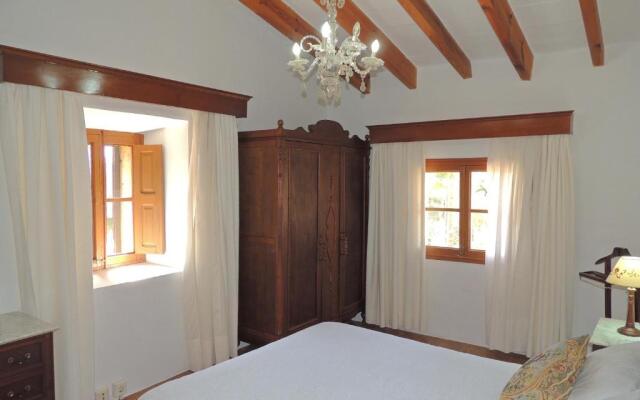 Charming Villa With Pool in Algaida