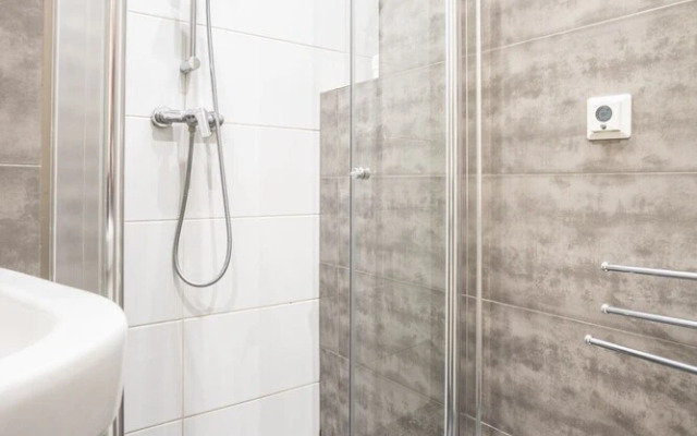 oompH Warsaw Big Apartment near Old Town