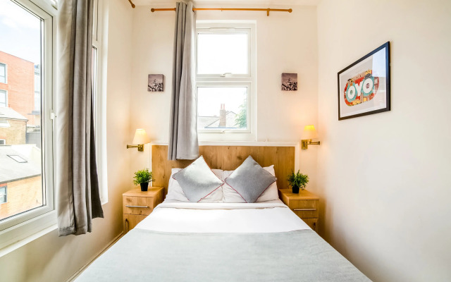 OYO TamTam Acton Hotel