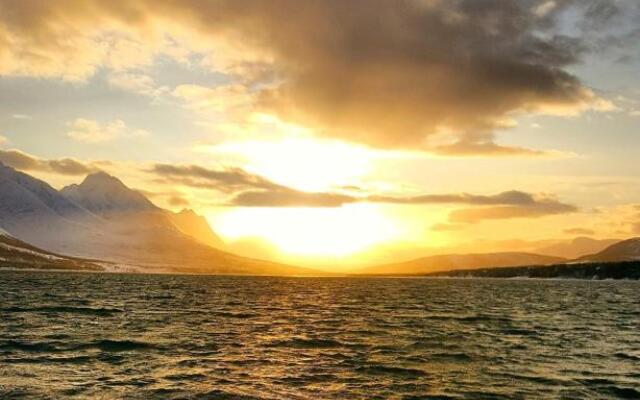 Lyngen ski- og fiskecamp