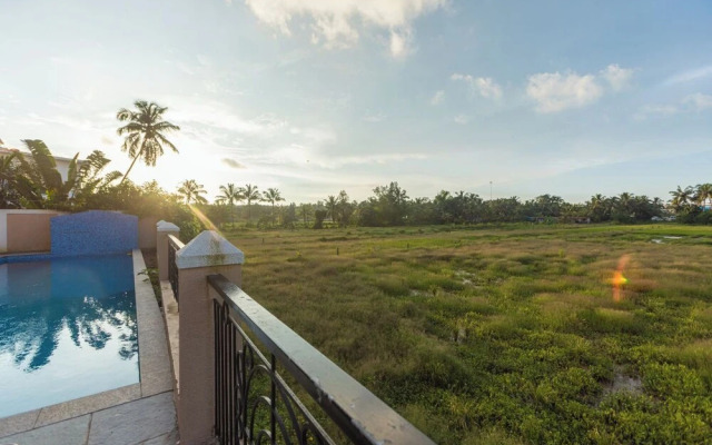 Palm Retreat 1BHK Pool & Field Views