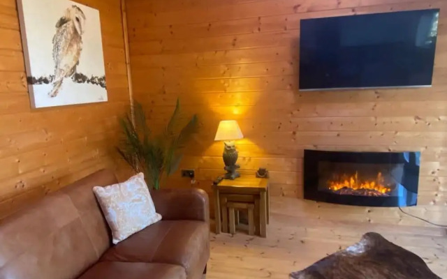 Hollybush Lodges
