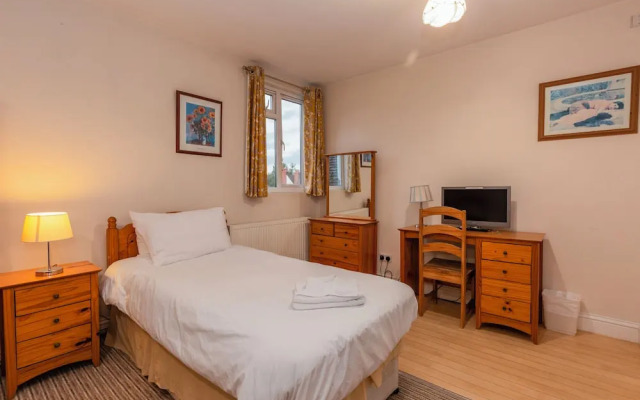 Ricky Road Guest House - Budget
