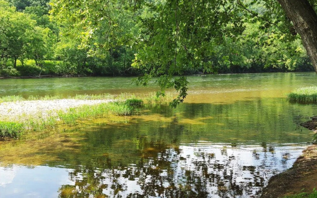 A_southern_river_retreat