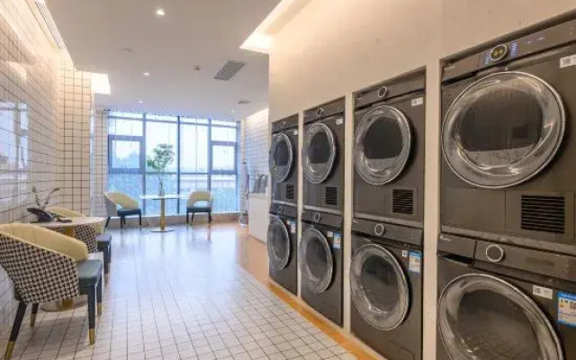 Howard Johnson Club Hotel Songshan Lake Dongguan