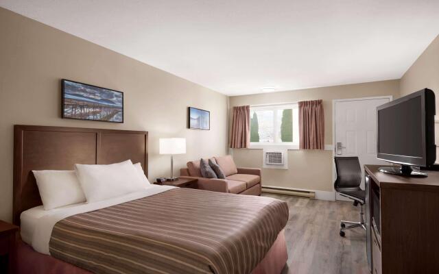 Travelodge by Wyndham Salmon Arm