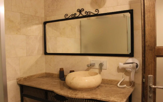 Kayra Cave Suites