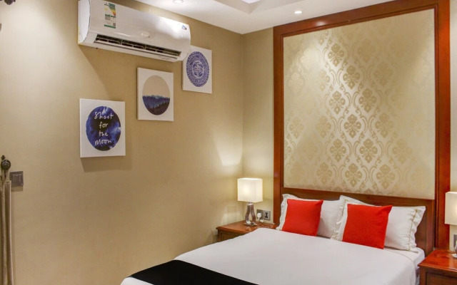 Capital O 581 Goldish Hotel