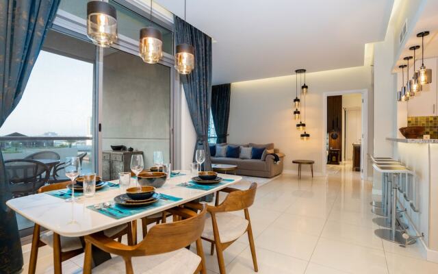 Vacay Lettings - Iris Blue