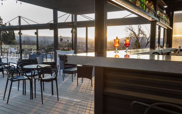 Pinares Panorama Suites & Spa