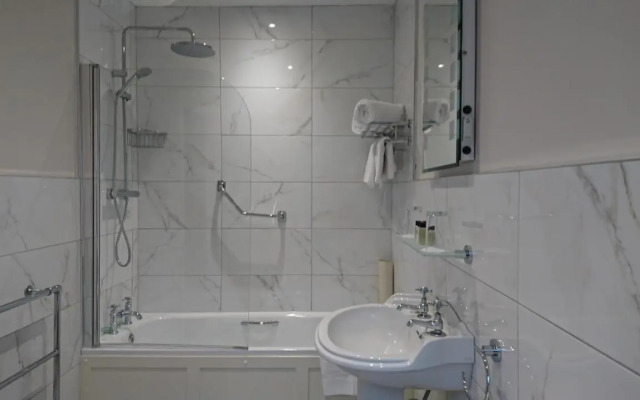Liffey Valley House Hotel