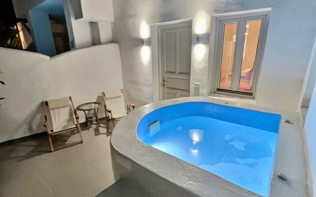 The Muse Of Santorini - Hot Tub Suites