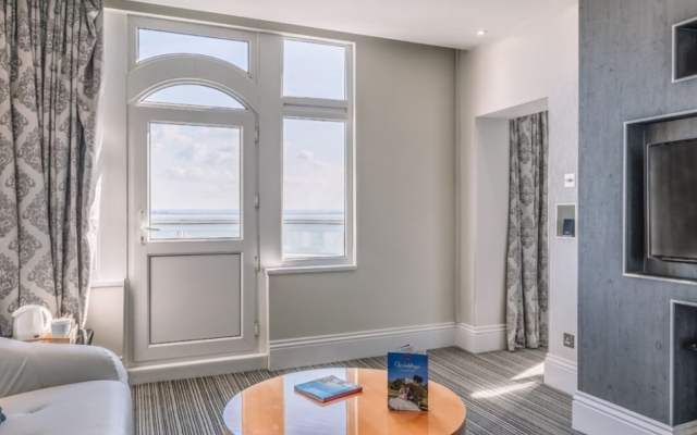 Muthu Westcliff Hotel (Near London Southend Airport)