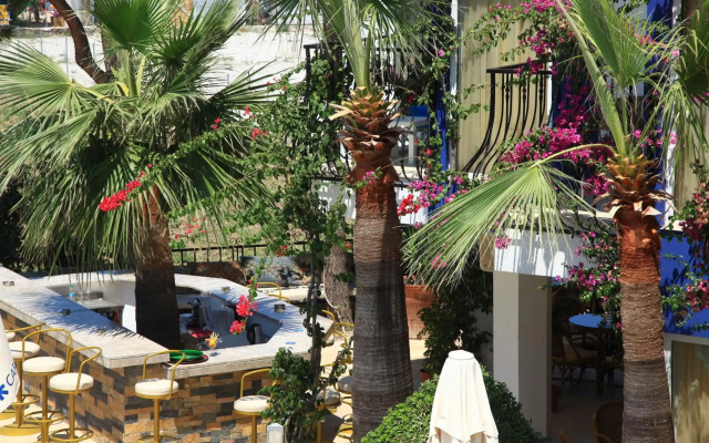 Catamaran Hotel