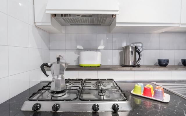 Elegant 3-Bedroom Apartment in the Historic Center