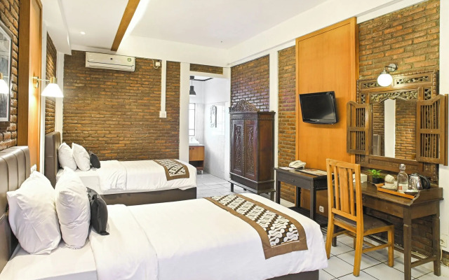 Paku Mas Hotel