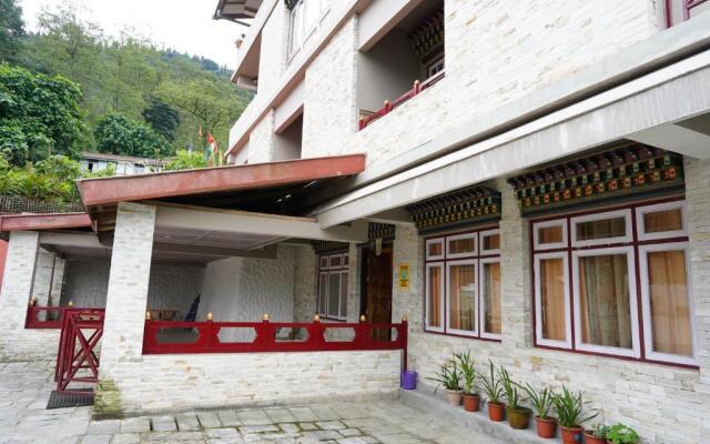 Mann Serchhu Farmhouse Pelling