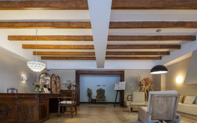 Yunfu Banshan Holiday Homestay