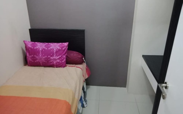 Apartment Green Pramuka by Vincent – Guest Rooms – Jakarta