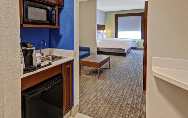 Holiday Inn Express Hotel & Suites Clarksville by IHG