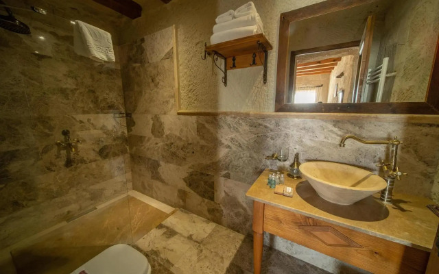 Seki Cave Suites