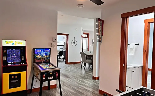Les Eaux 227-1 by Escapades Tremblant