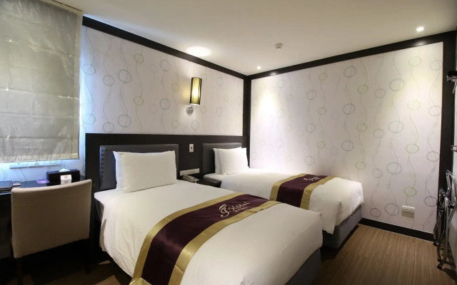 J Hotel