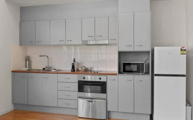Modern 1-bed Apartment in Spring Hill