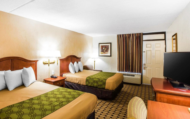 Econo Lodge Savannah Midtown