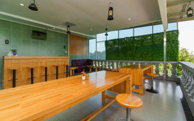 RedDoorz Plus near Kualanamu International Airport 2