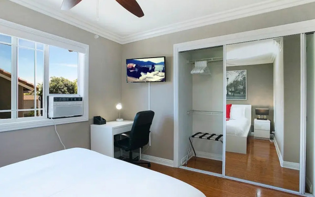 Multi-level 2br-fast Wifi-free Parking -cm-1