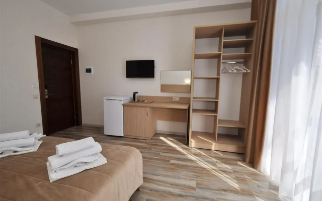 Family Pride Inn (Фэмили Прайд Инн)
