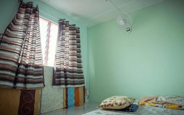 Holidayhome 45A Taman Desa Pangkor