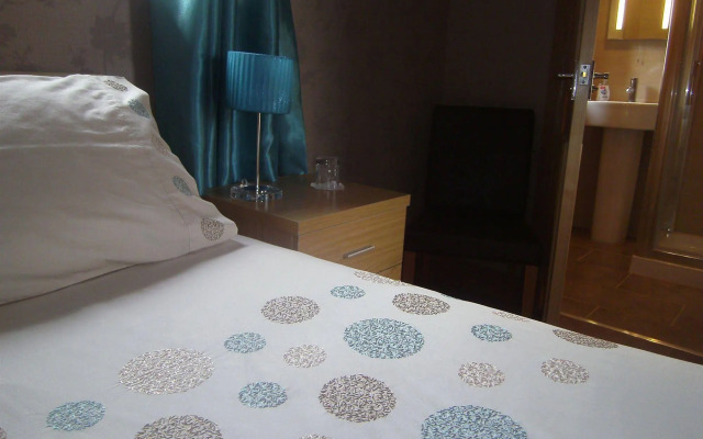 Lakeview Guest House