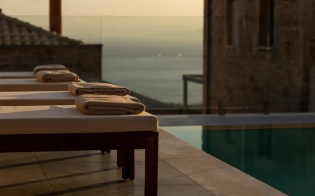 Patio Deluxe Villa Electra With Private Pool