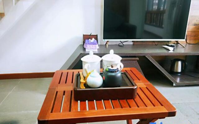 Tongli Qingyuan River View Holiday Inn